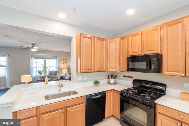 Foto del edificio - 7254 Mockingbird Cir