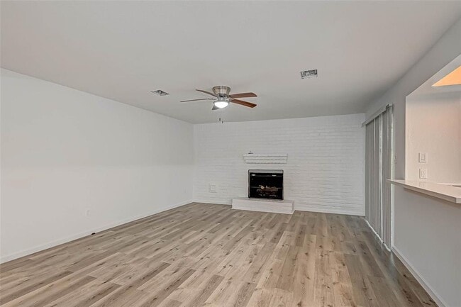 Building Photo - 12122 Fairmeadow Dr
