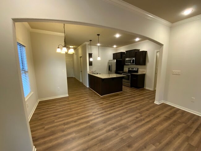 Building Photo - 2639 N Arroyo Ave