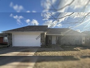 Building Photo - 1712 Haven Dr