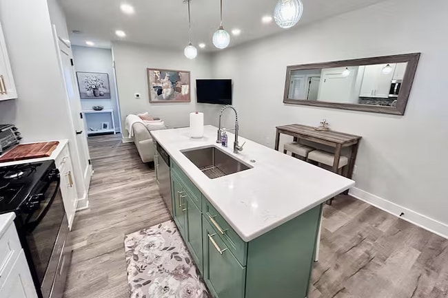 Photo - Yale Ave,LLC Apartment
