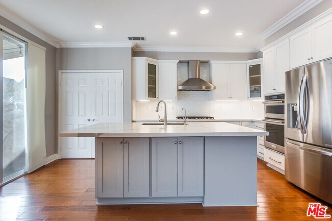 Foto del edificio - 24040 Dandelion Ln