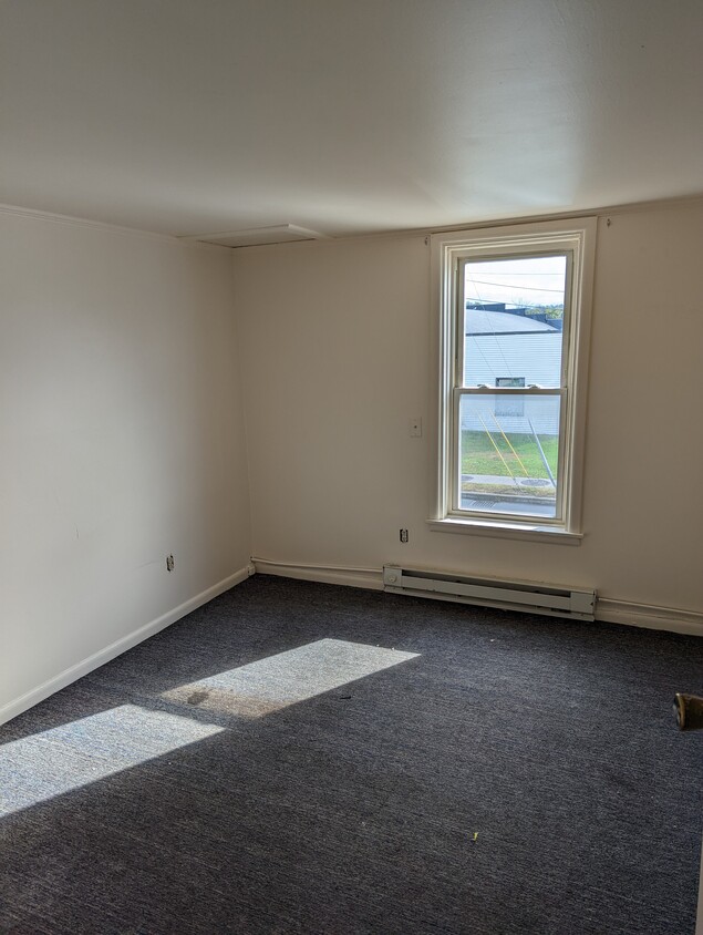 main room - 4819 US Ave