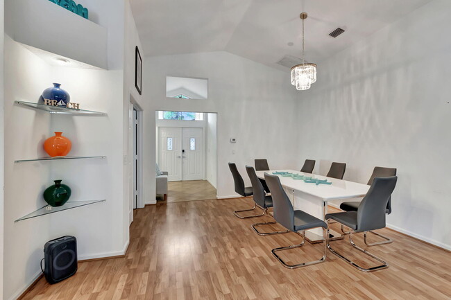 Building Photo - 7534 Ironbridge Cir
