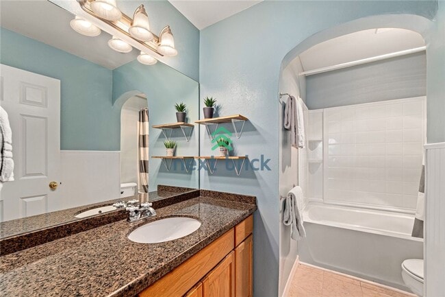 Building Photo - 4 BED & 2.5 SINGLE FAMILY HOUSE FOR RENT