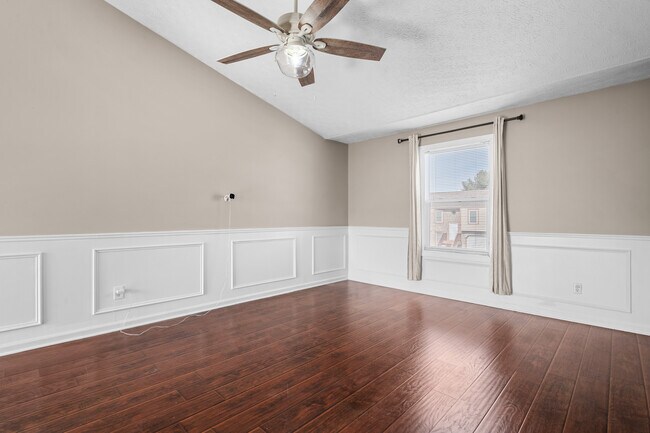 Foto del edificio - 6069 Northbend Dr