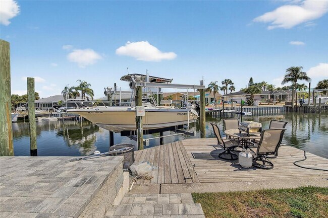 Foto del edificio - 6337 Cocoa Ln