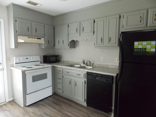 Building Photo - 140 Lanier Dr