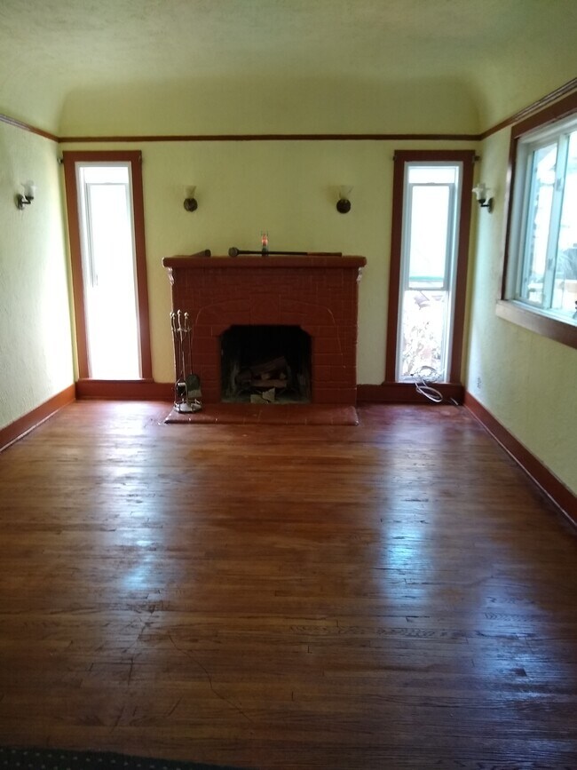 Foto del edificio - 2346 Gail St