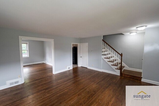 Foto del edificio - 831 N Chapel Gate Ln