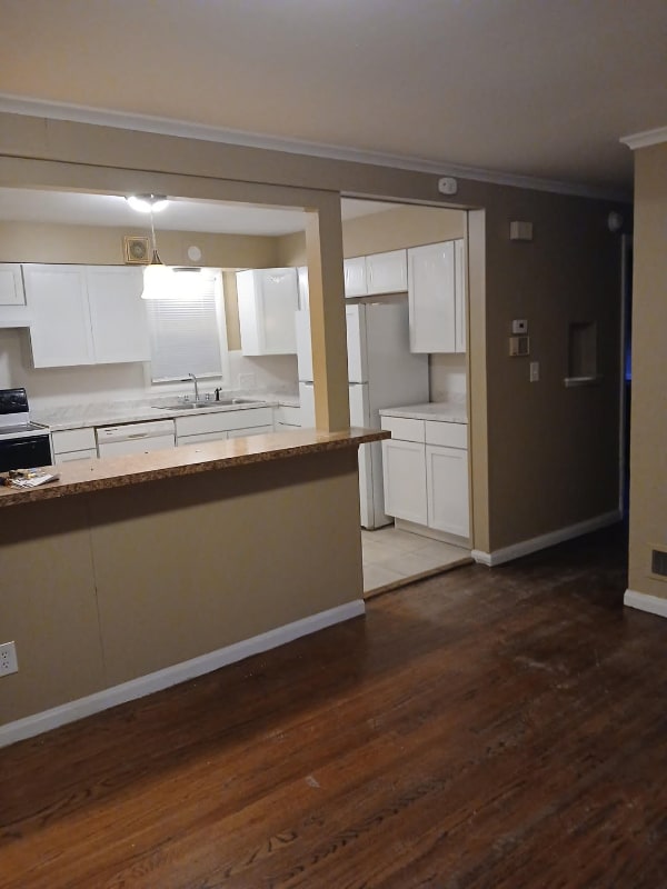 Building Photo - 6016 Pratt St