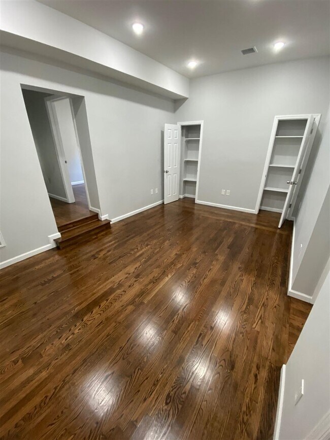 Building Photo - 408 Monastery Pl
