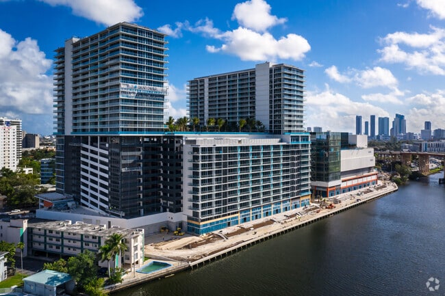Building Photo - Lantower River Landing