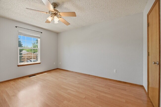 Foto del edificio - $2,890.95 with $500 Off The First Full Month's Rent, 4 Bed, 2 Bath Single Family Westminster Home...
