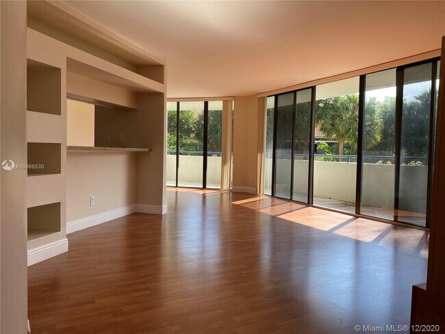 Building Photo - 21085 NE 34th Ave