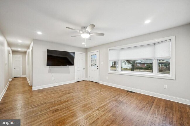 Foto del edificio - 607 Jackson Ave