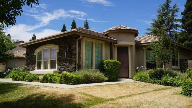 Foto del edificio - Beautiful 4 Bedroom Home in Gated Community