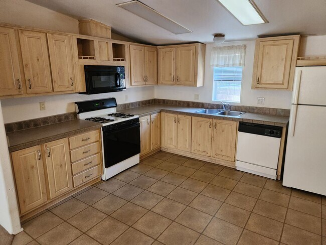 Building Photo - Railroad Springs Home For Rent