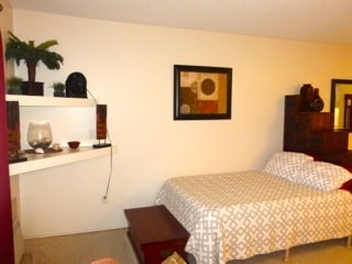 Building Photo - 355 Kalanianaole St