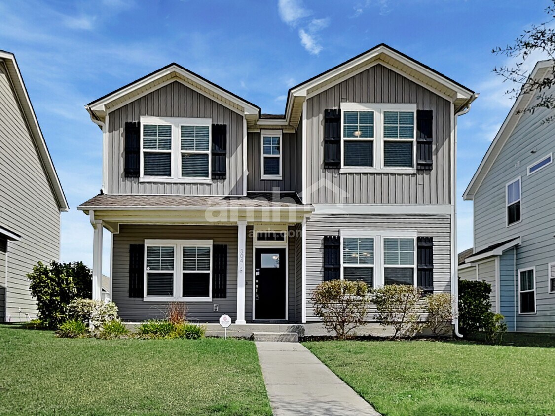 Foto principal - 304 Crabapple Cir