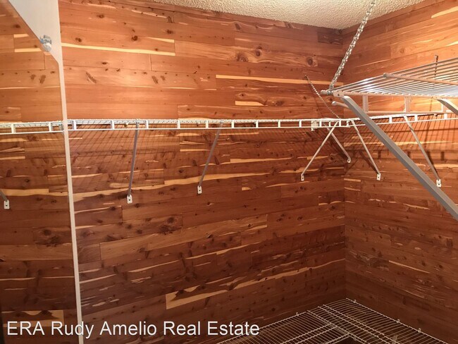 Building Photo - 3 br, 2 bath House - 1037-E Village Round