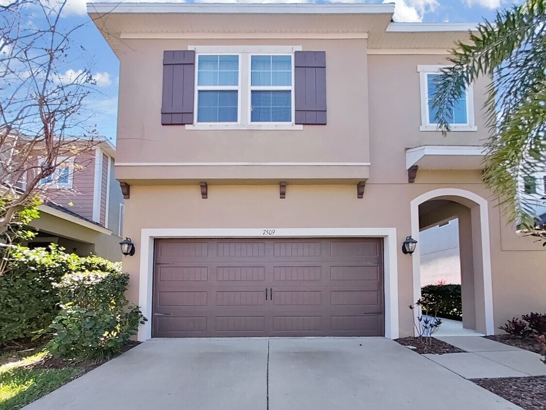 Foto principal - Beautiful 3 Bed 2.5 Bath Home in Apollo Be...