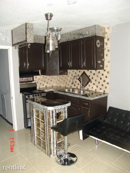 Foto principal - 834 N 2nd Ave