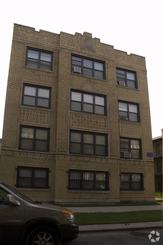 Building Photo - 8209 S Ellis Ave