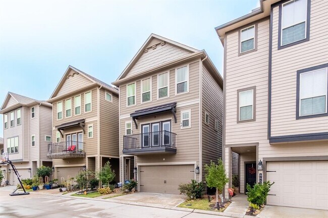 Building Photo - 8644 Hollyoaks Creek Ln