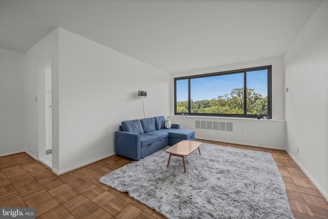 Foto del edificio - 4200 Cathedral Ave NW
