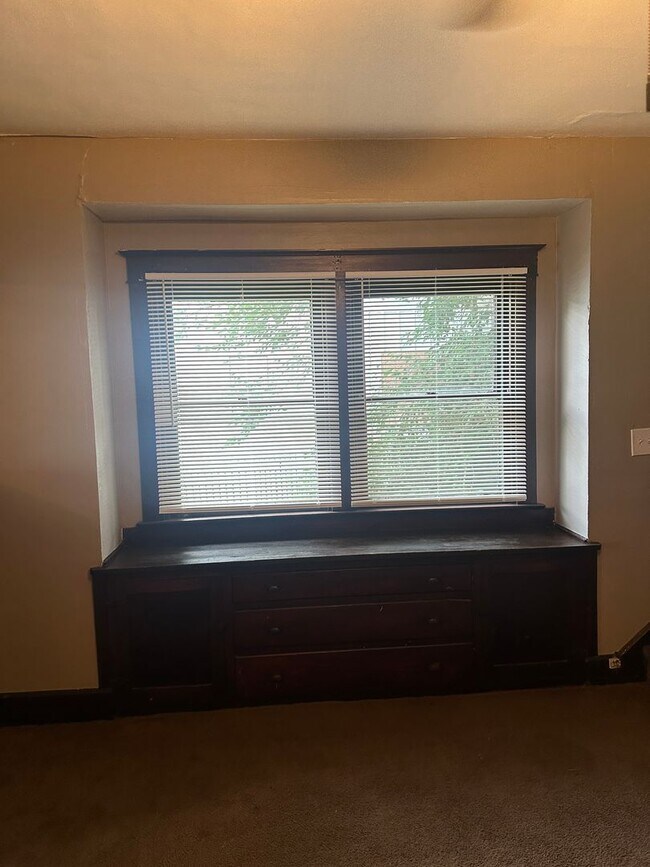 Foto del edificio - 636 N Oakland Ave