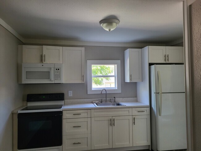 Foto del edificio - 1523 w hiawatha st