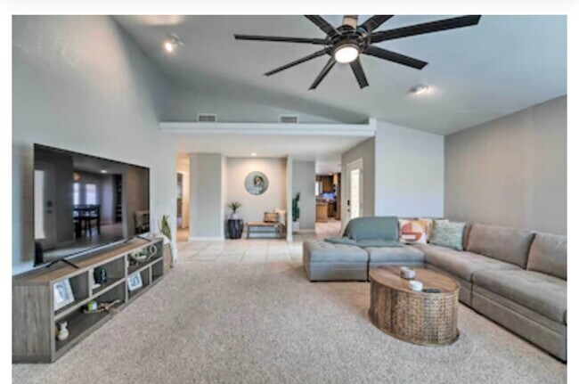 Building Photo - 2330 Souchak Dr