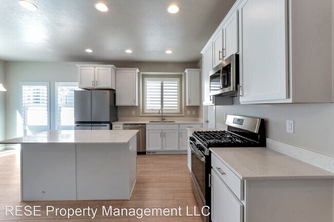 Building Photo - 2 br, 2 bath House - 2389 N 4000 W