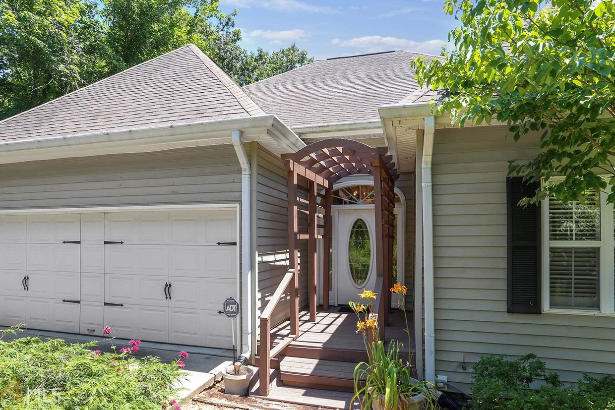 Primary Photo - 3645 Lakeview Dr