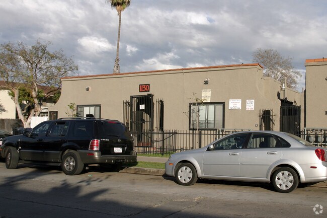 1,130 Raymond ¡alejado - 1130 Raymond Ave