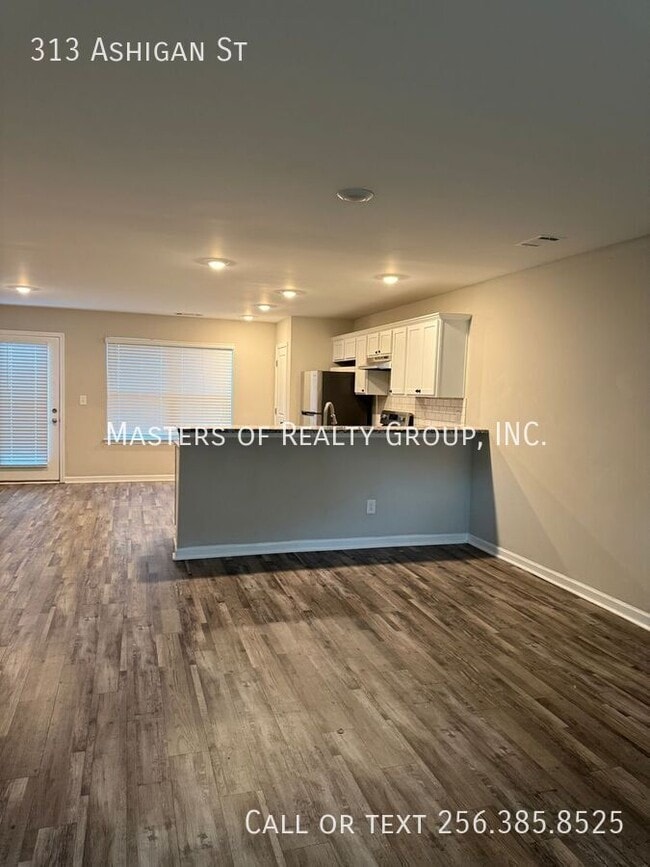 Building Photo - 313 Ashigan St