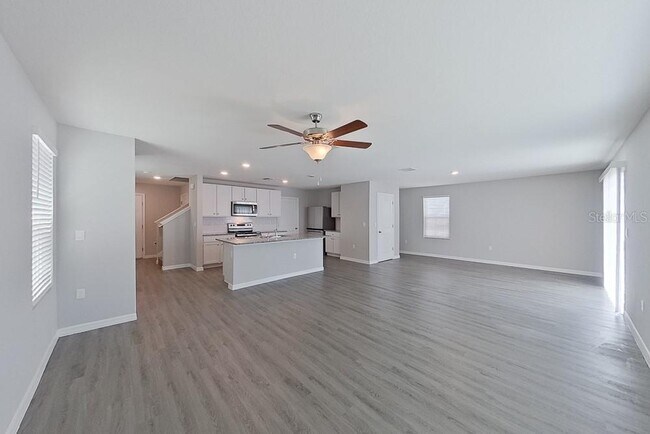 Building Photo - 8645 SW 44th Ct