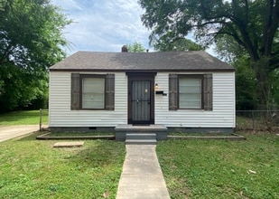Building Photo - 1018 McEvers Cir