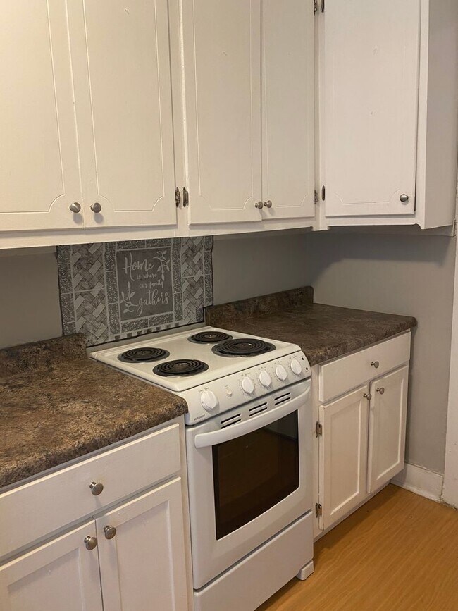 Foto del edificio - 2 bedroom, 1 bath single family cottage av...