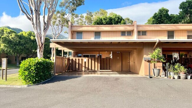 Building Photo - 375A Haleloa Pl