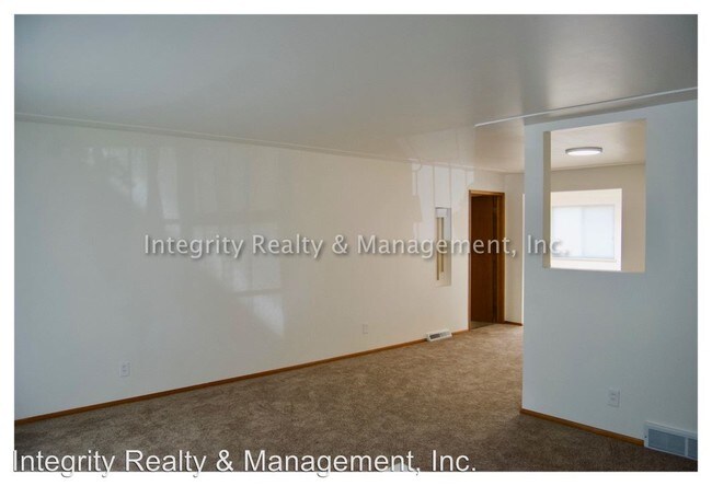 Building Photo - 4 br, 1.5 bath House - 5362 S Hickory St