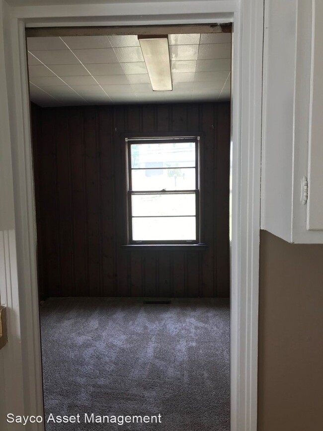 Building Photo - 3 br, 1 bath House - 913 Five Mile Rd