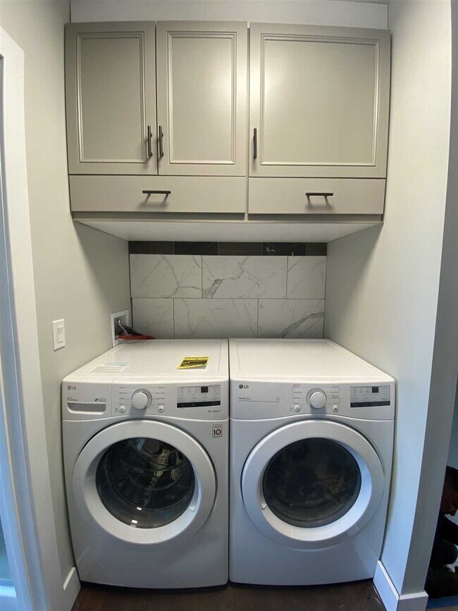 Foto del edificio - 56 Worrall Ave