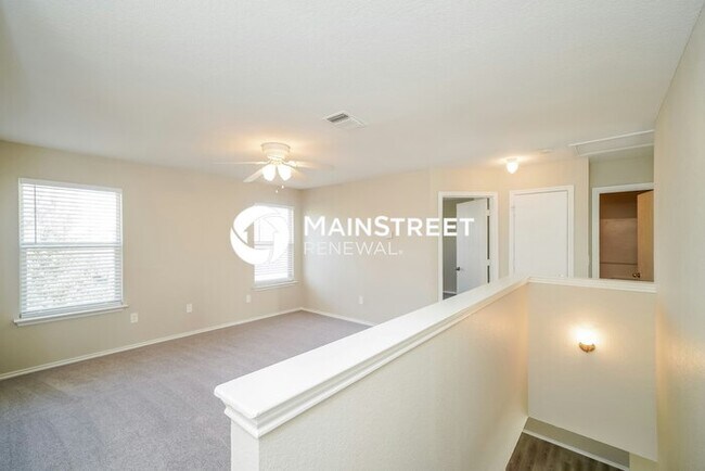 Foto del edificio - 4 Bedroom Pet-Friendly Home in San Antonio, TX with Main Street Renewal