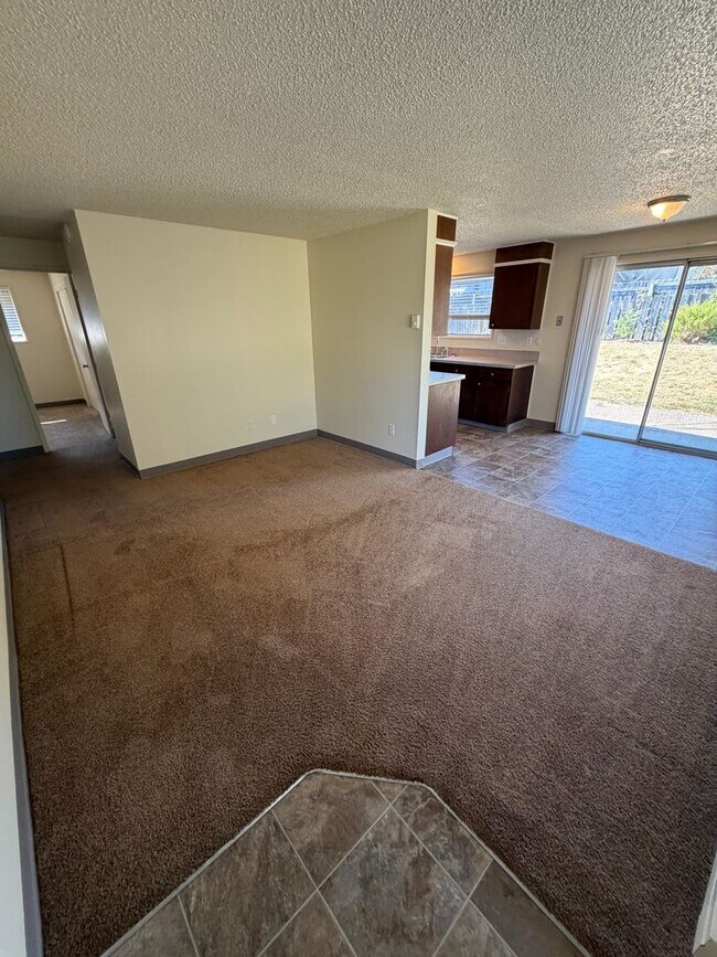 Foto del edificio - (473) Walnut Duplex - 2 Bedroom / 1 Bathroom
