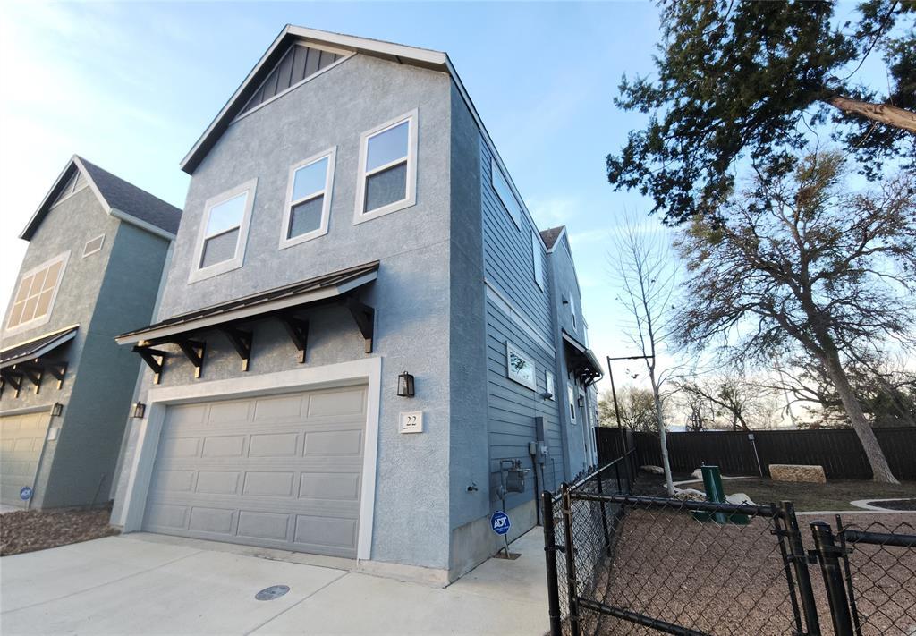 Foto principal - 5843 Whitby Rd