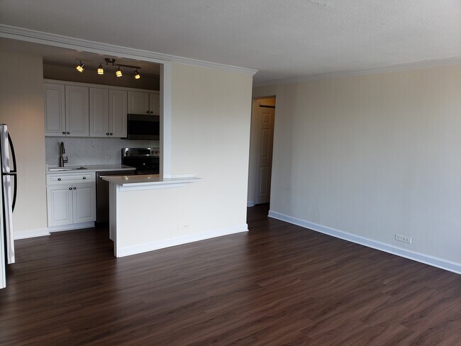 Foto del edificio - 1400 N State Pkwy