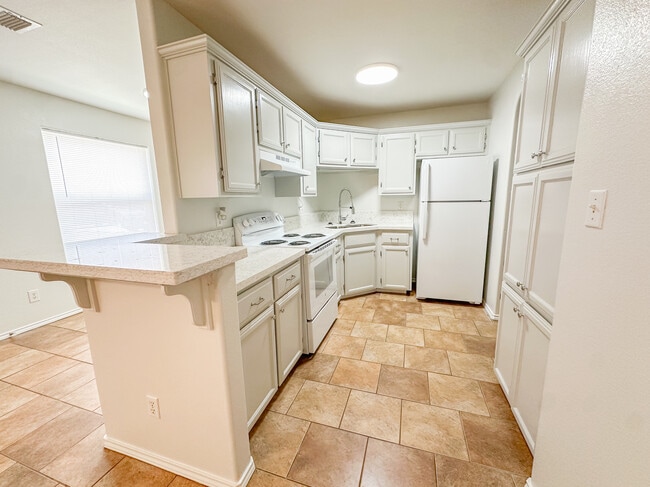Building Photo - 709 Sonesta Dr