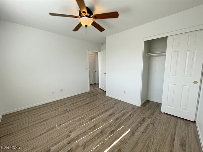 Foto del edificio - 9758 W Hanover Grove Ave
